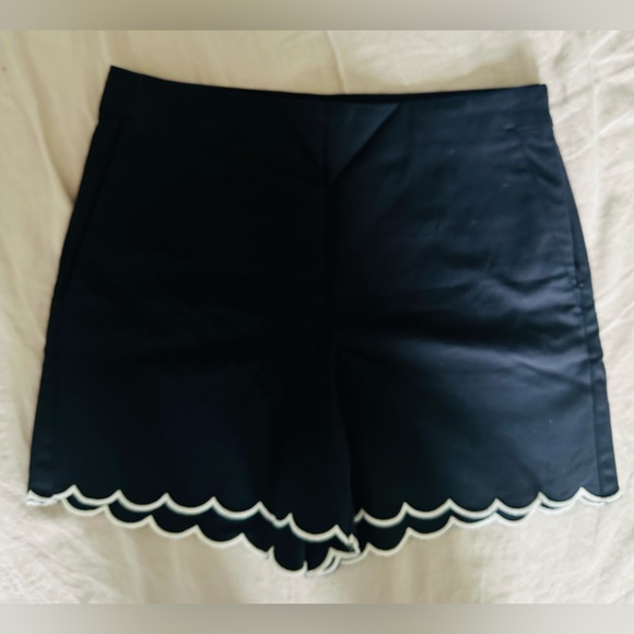 New Ann Taylor Navy Blue Shorts with White Scalloped Trip and Side Zip. US8 - Picture 4 of 12